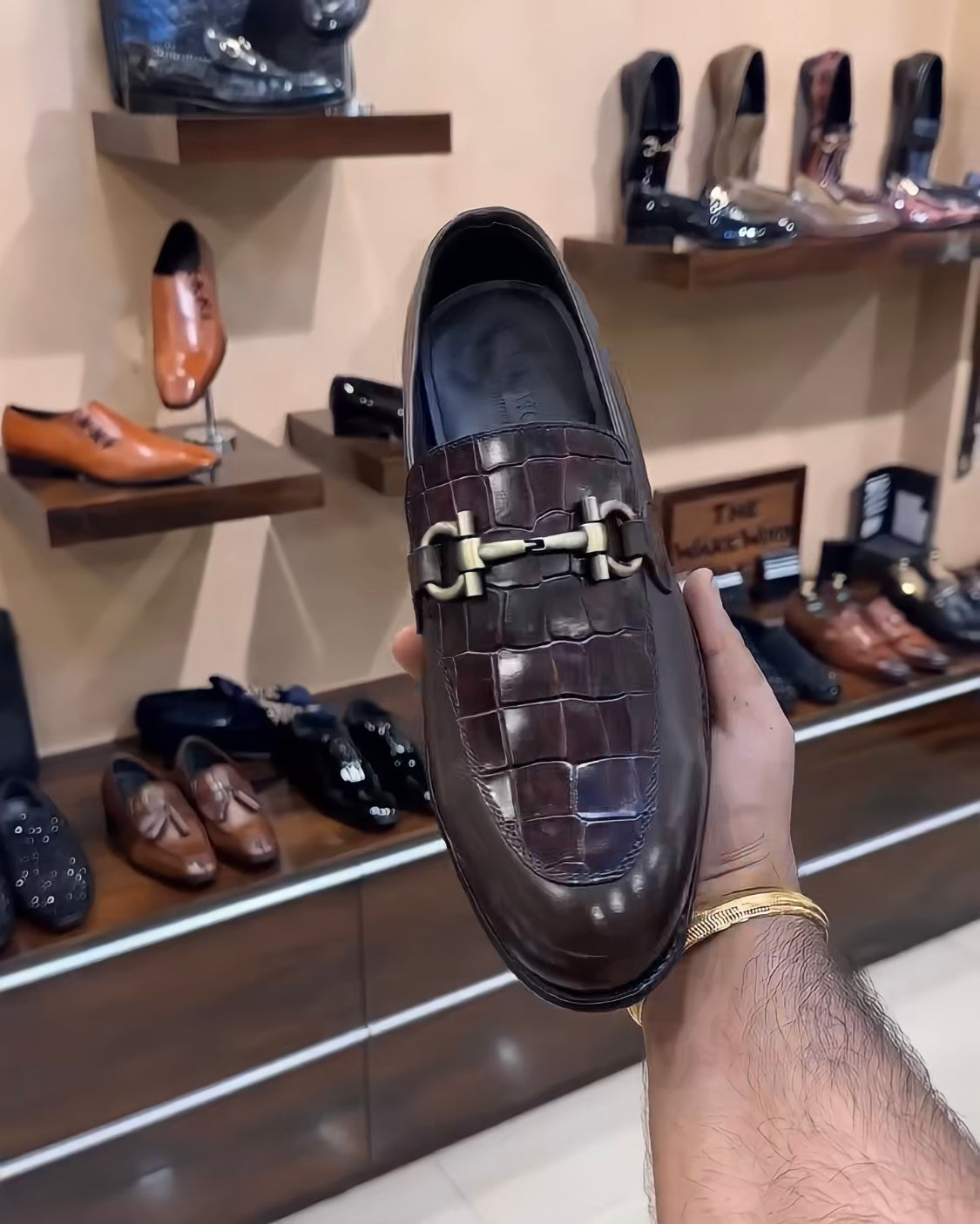 Cedar Brown Croc Scaled Spectators