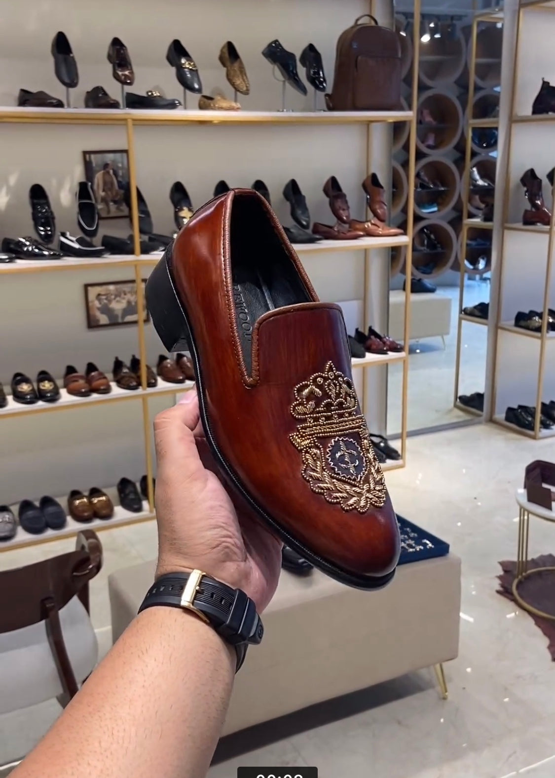 Mahogany Hand-embroidery Moccasins