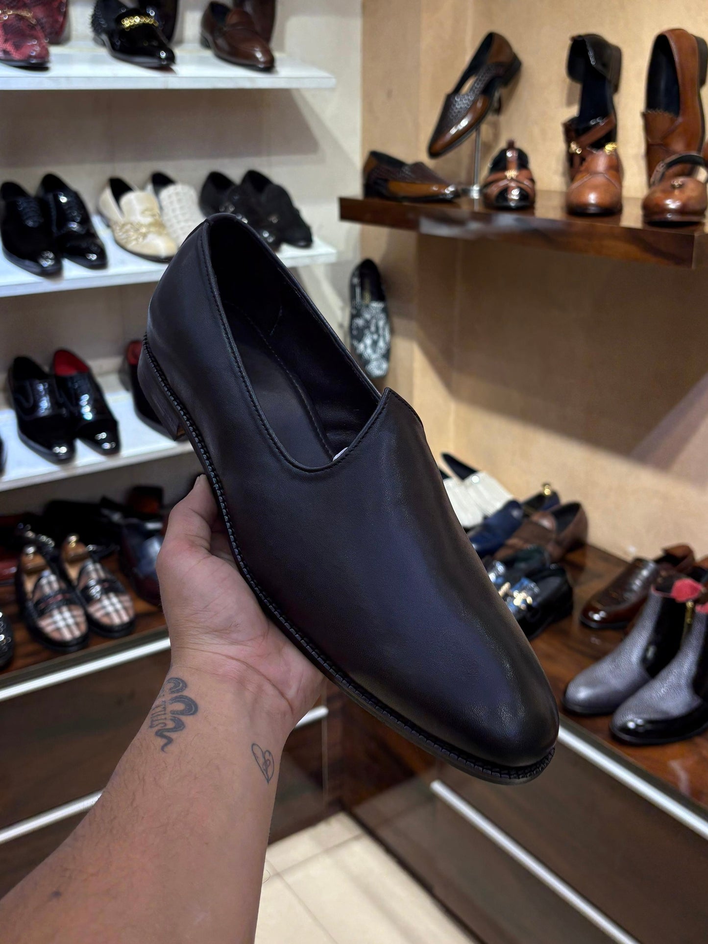 Black Matte Finish Goat Leather Mojaris
