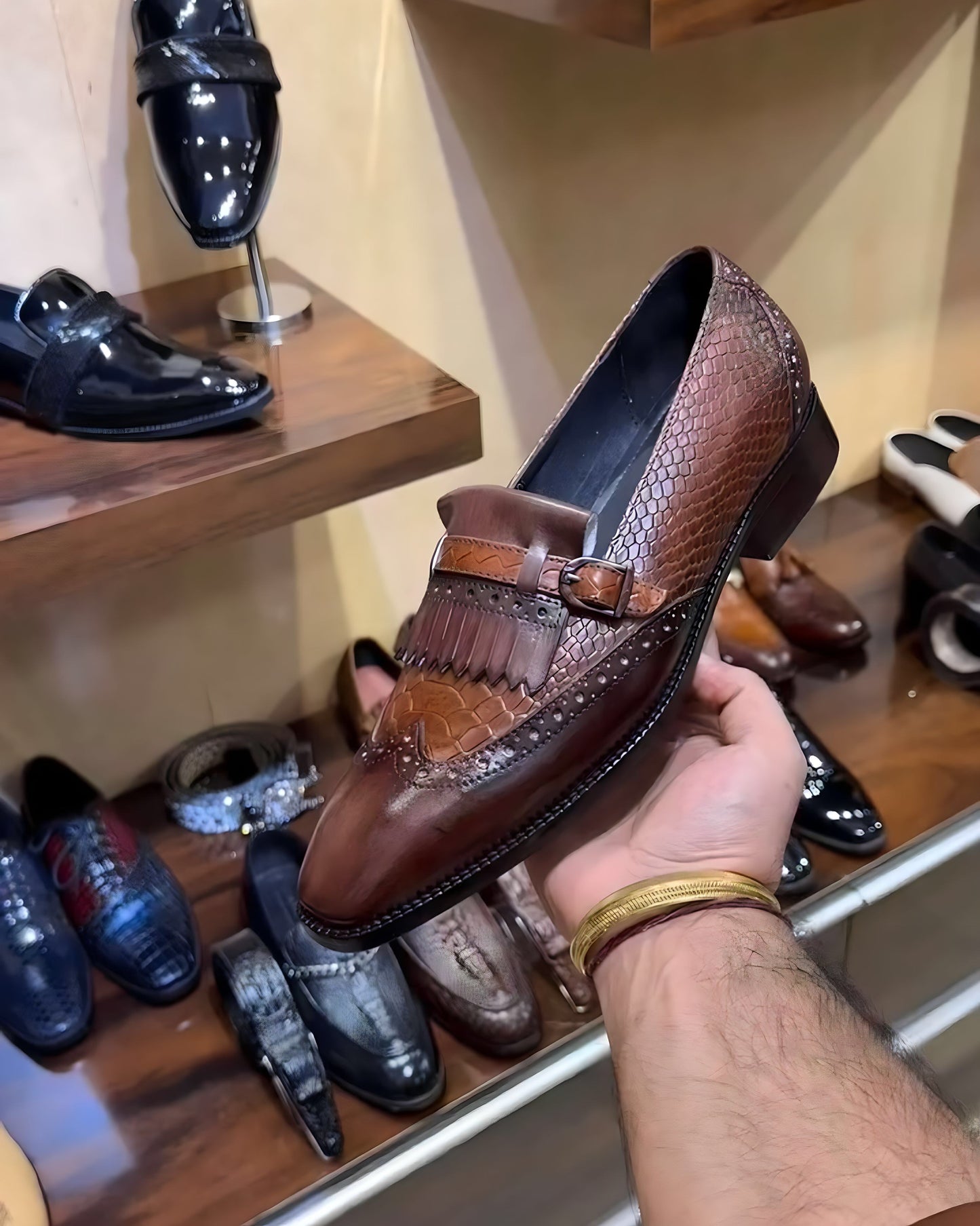 Dual-tone Brown Patina Fringes Moccasins