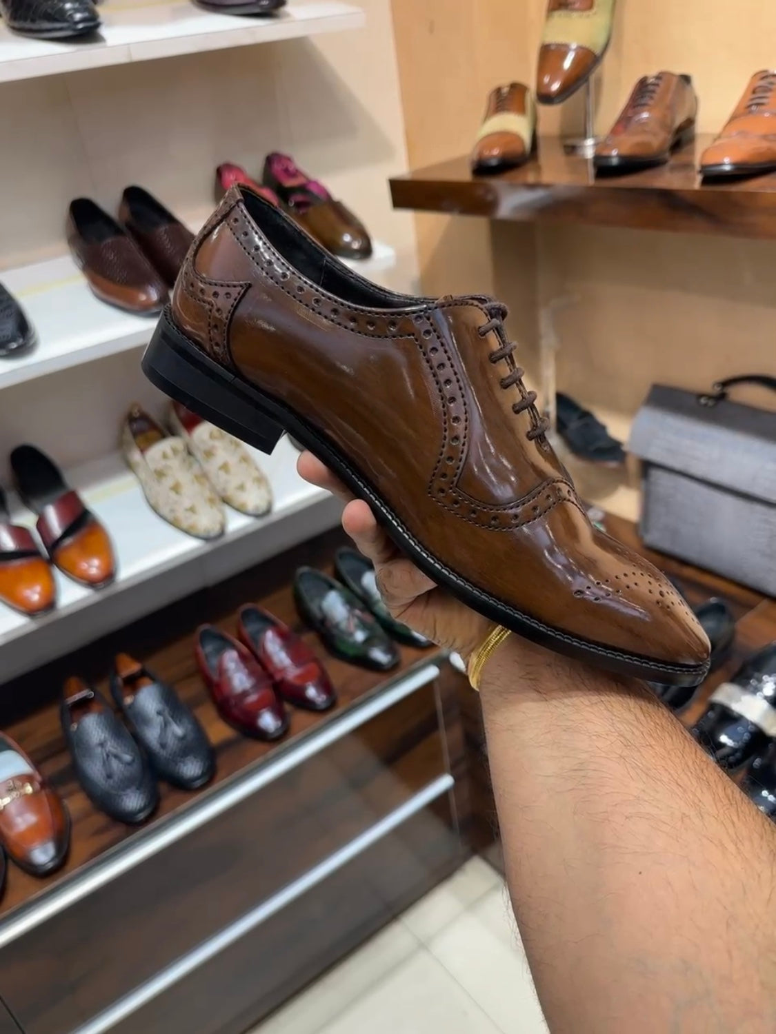 Dual-tone Patina Brush-off Oxfords