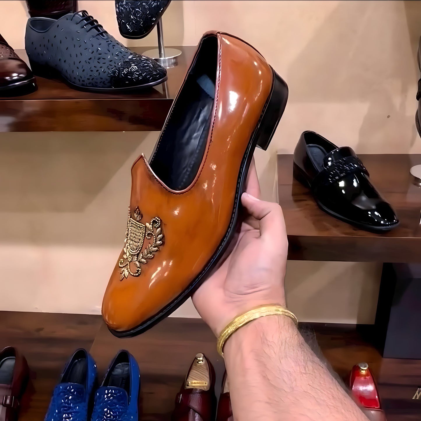 Light Tan Patina Embroidery Mojaris