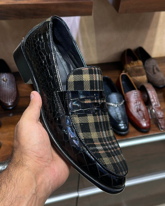 Mirror Gloss Black Crocodile Scaled Check Pattern Moccasins