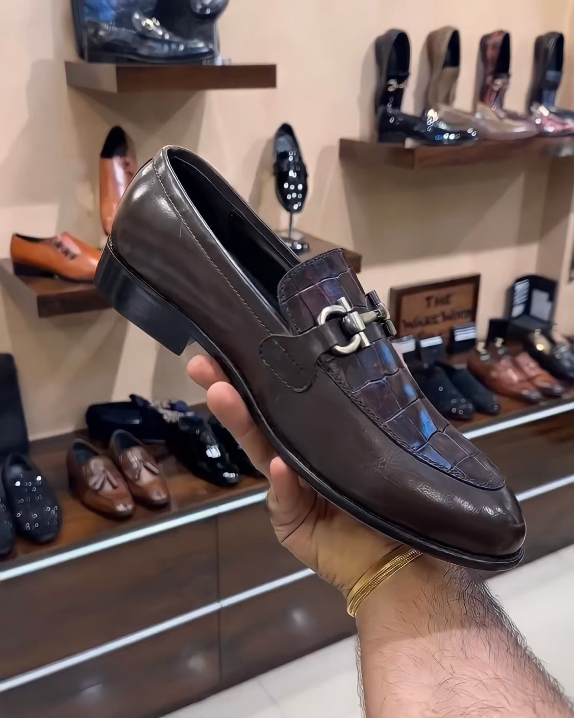 Cedar Brown Croc Scaled Spectators