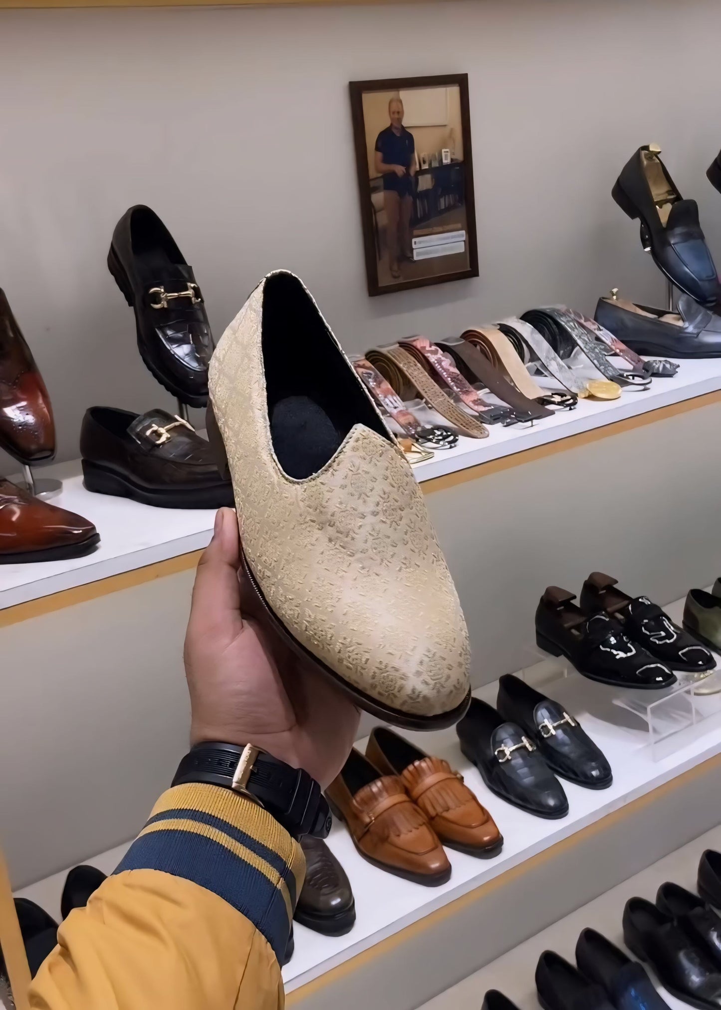 Hand-embroidered Wooden Sole Punjabi Jutti