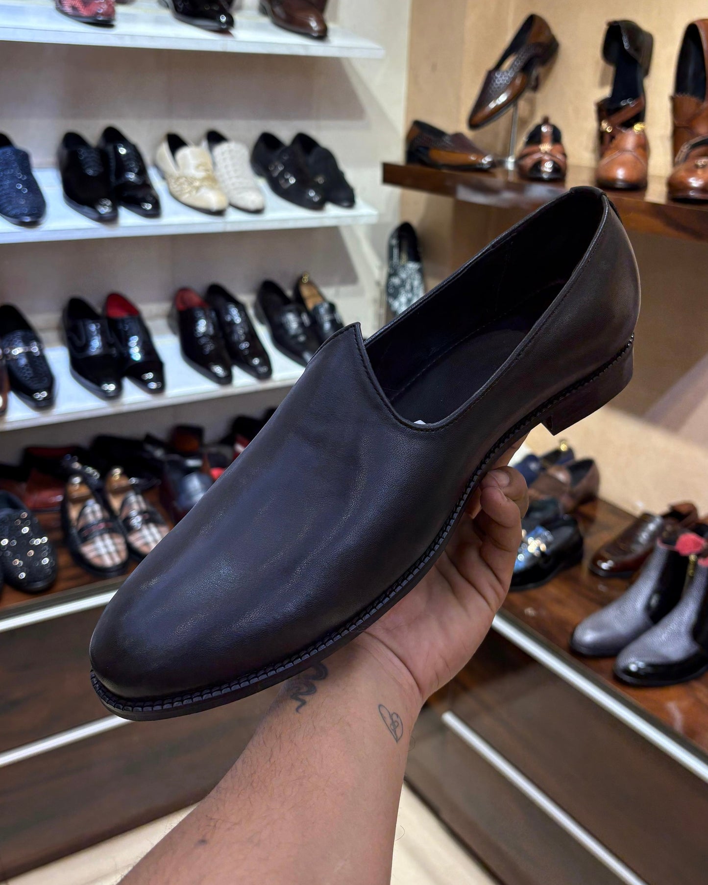 Black Matte Finish Goat Leather Mojaris