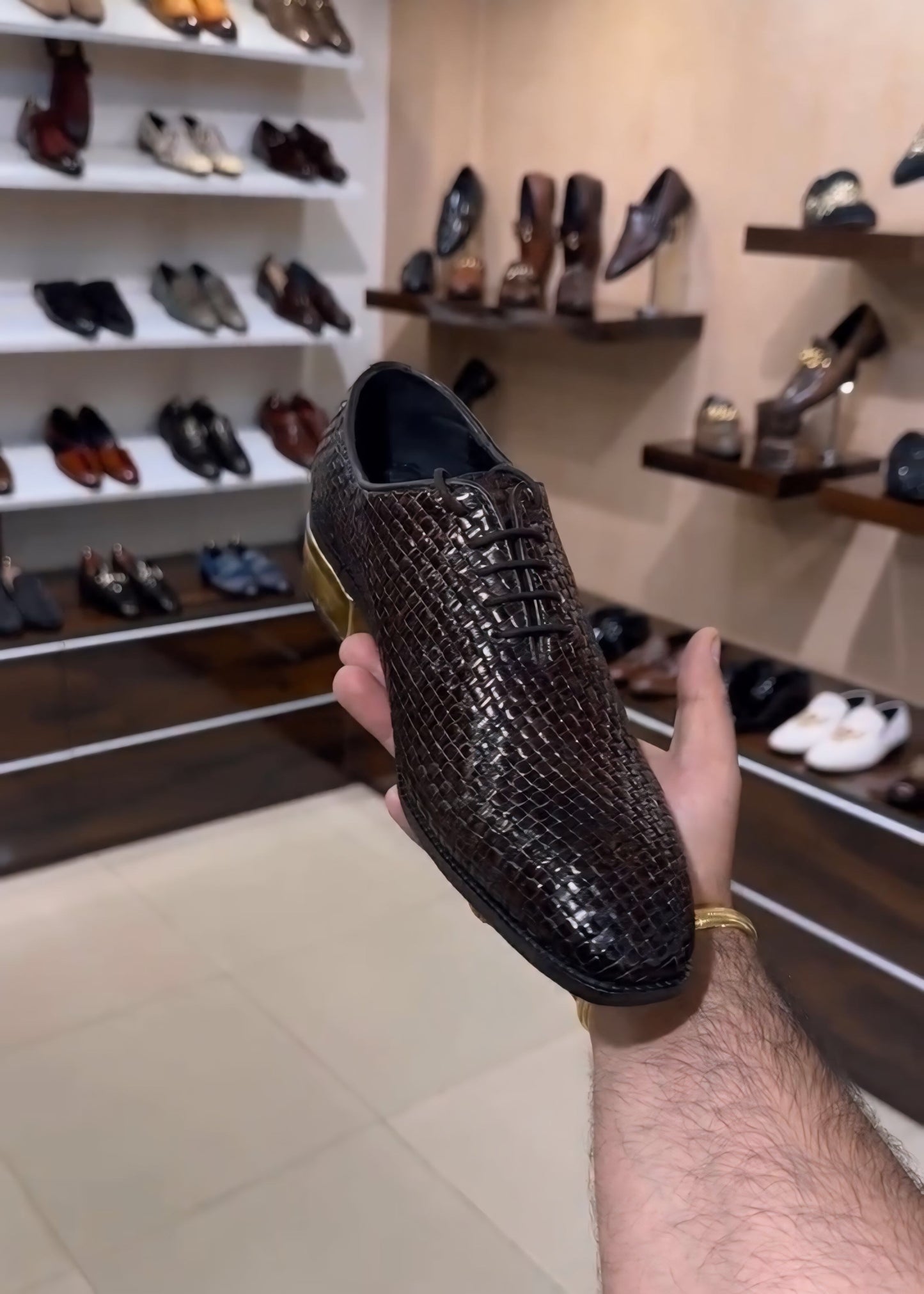 Brown Braided Leather Gold Heel Whole-cut Oxfords