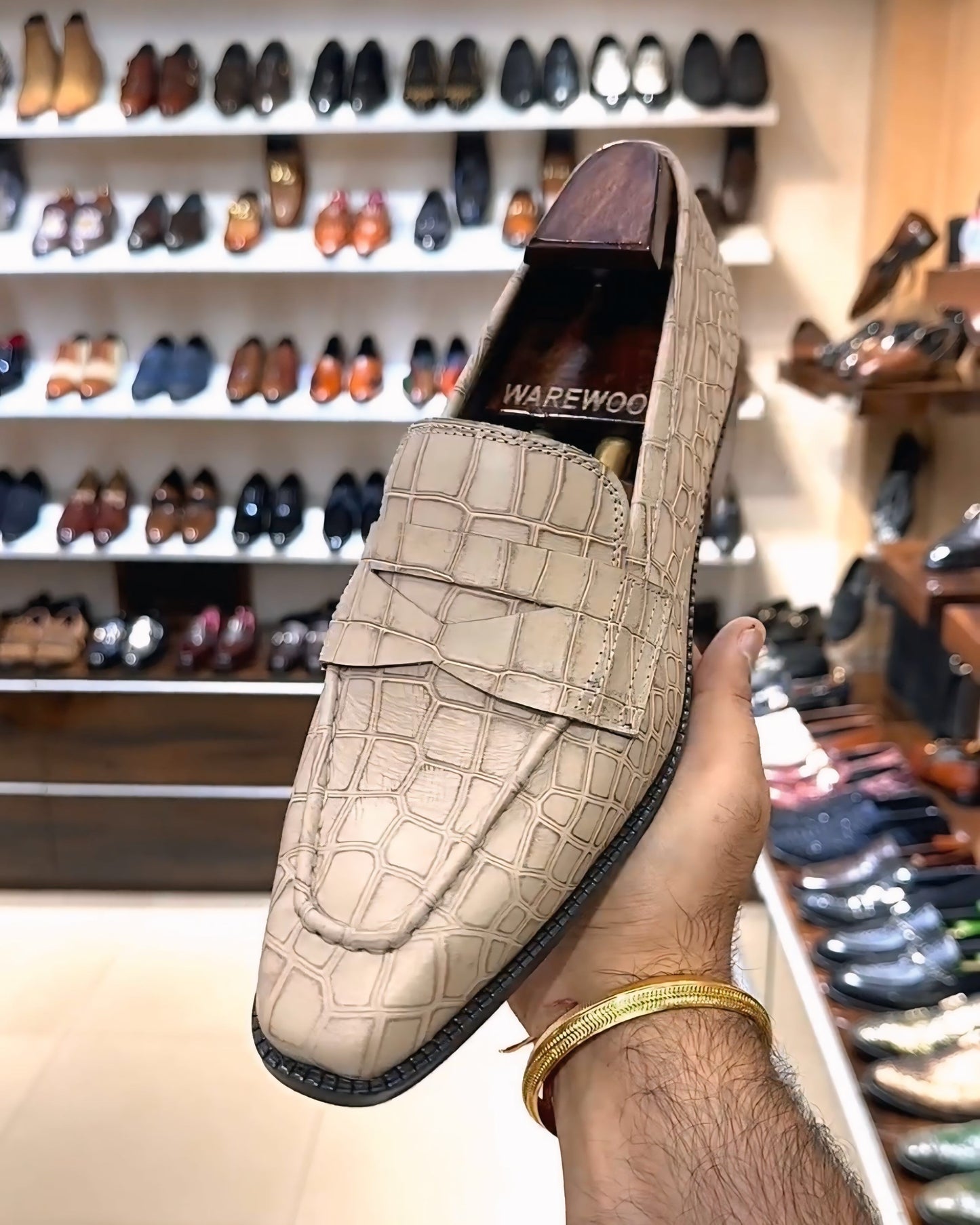 Beige Crocodile Scaled U-Tip Shape Penny Loafers