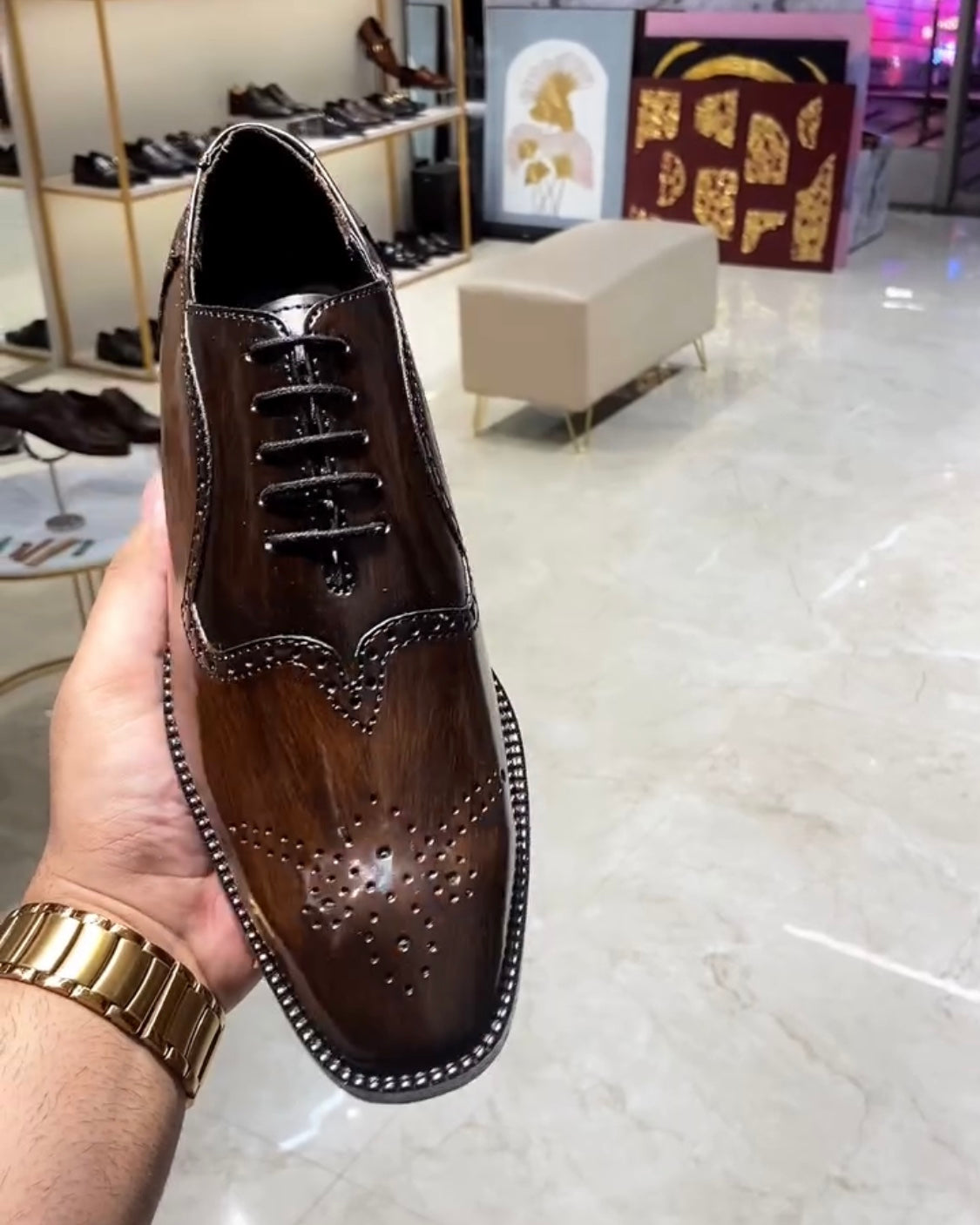 Brown Wood Finish Dual-tone Patina Lace-up Oxfords