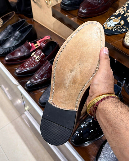 Goodyear Welted Vintage Brown Chukka Boots in Waxed Full Grain Leather