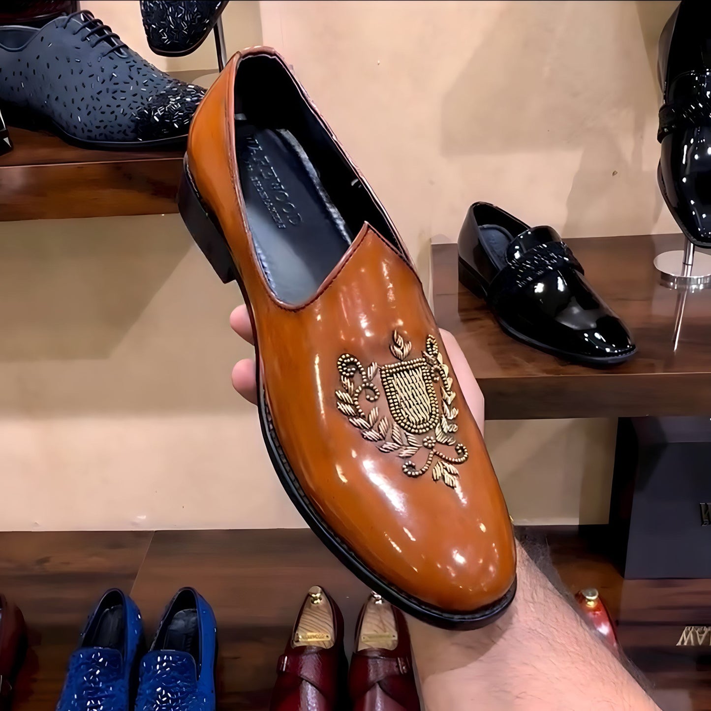 Light Tan Patina Embroidery Mojaris