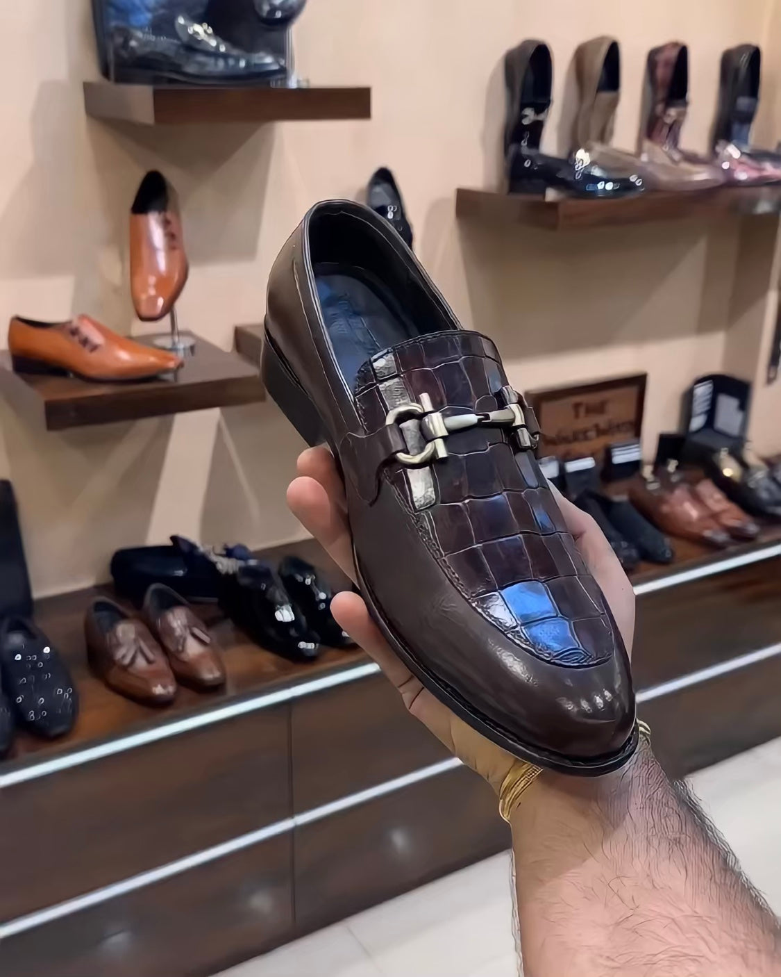 Cedar Brown Croc Scaled Spectators