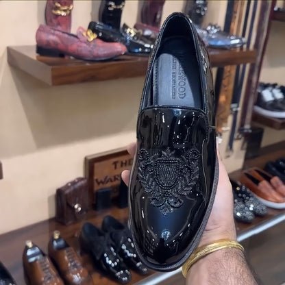 Black Glossy Embroidered Mojaris