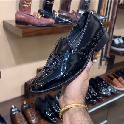 Black Glossy Embroidered Mojaris