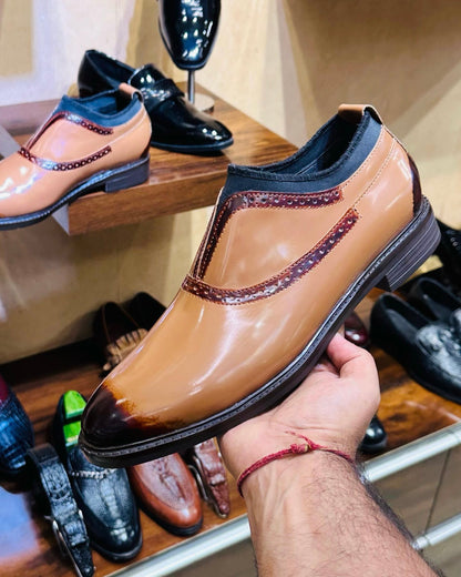 Oxford-Style Slip-On Shoes in Butter Beige Patina Finish with Dainite Sole