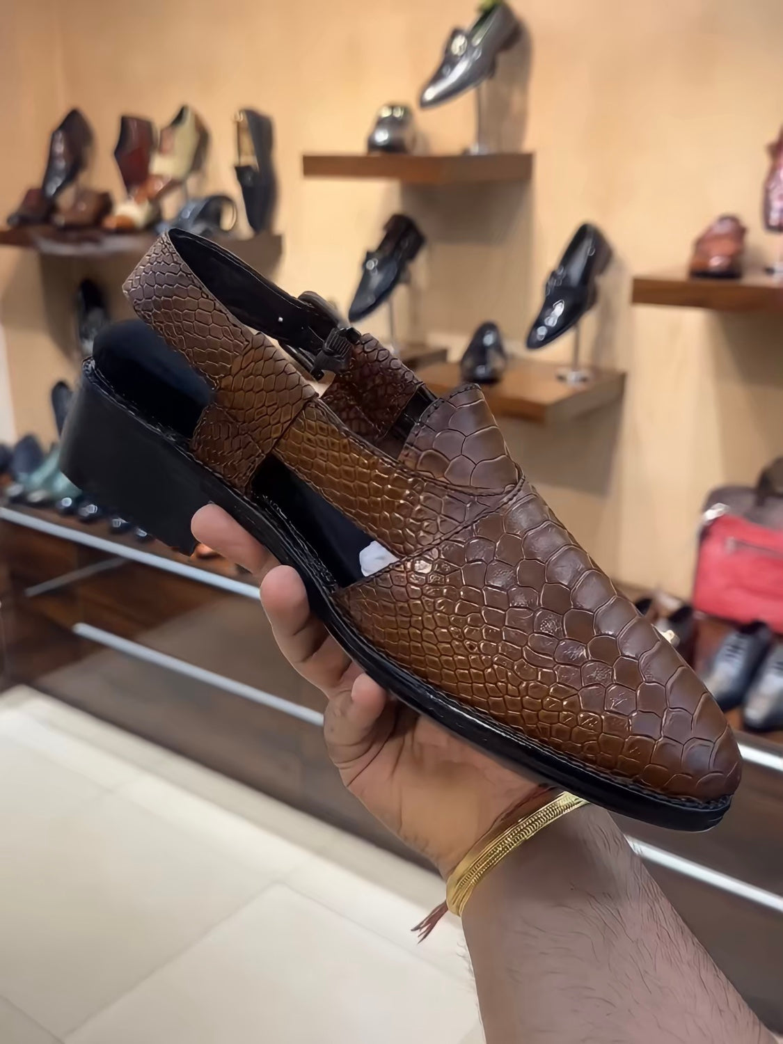 Brown Patina Cobra Scaled Peshawaris