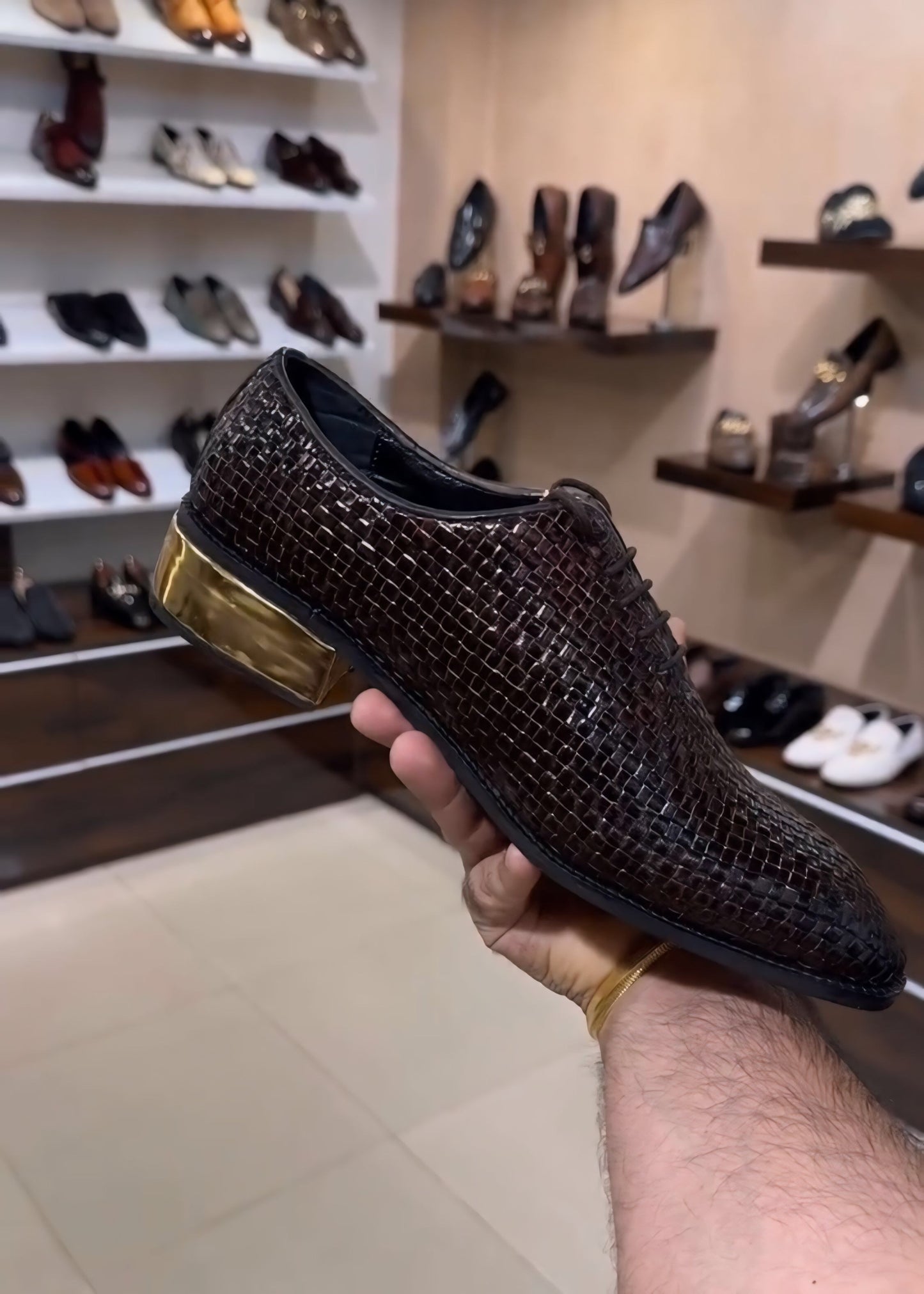 Brown Braided Leather Gold Heel Whole-cut Oxfords
