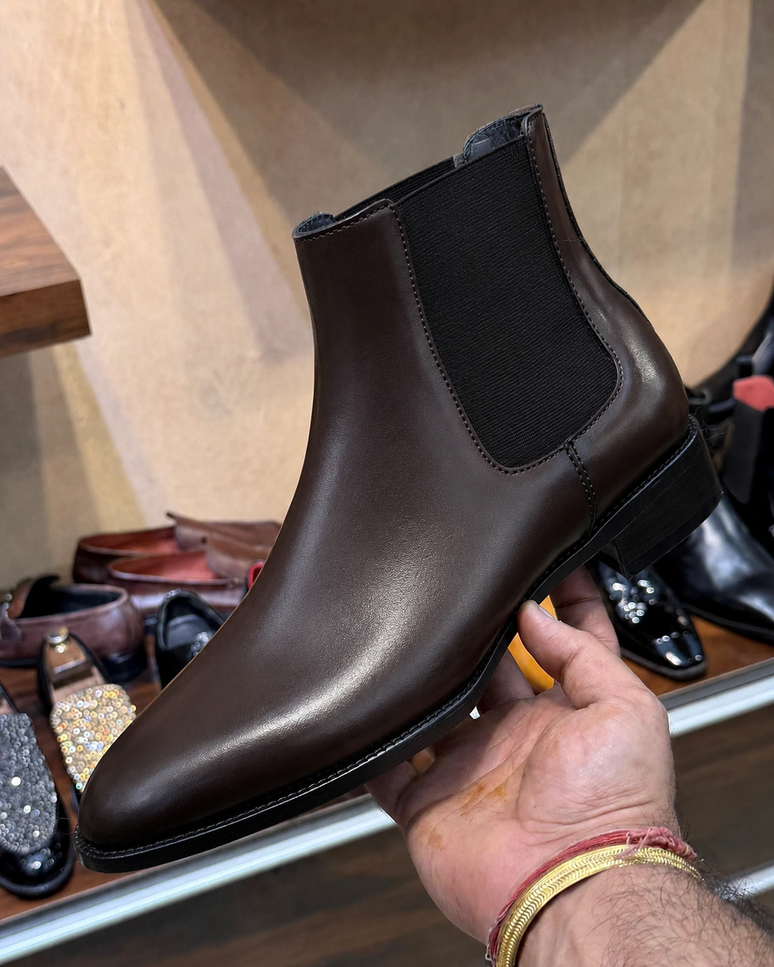 Italian shape chelsea boots